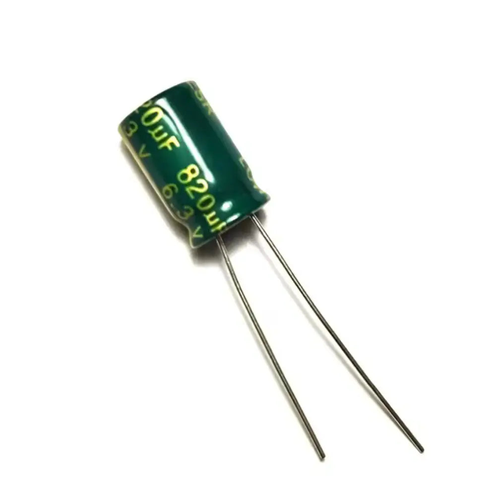 condensatore elettrolitico 820 µF 6.3 V